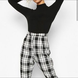 BOOHOO - Black/White Plaid Pants (Trendy)